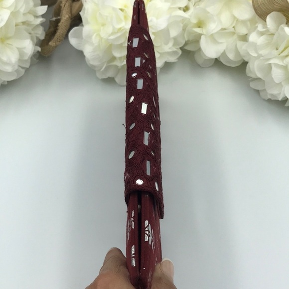 Burgundy MIRROR CLUTCH - Picture 8 of 9